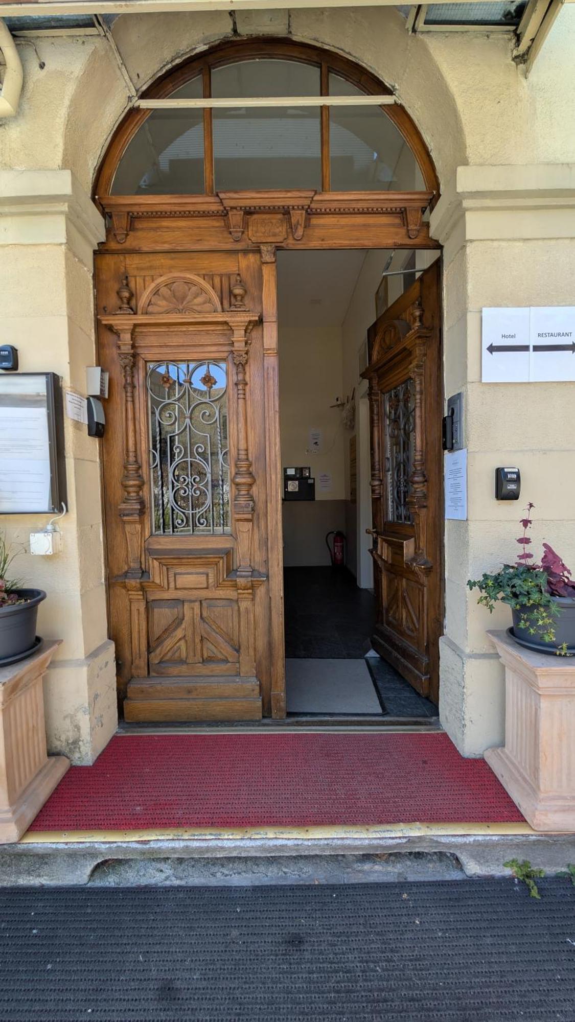 Hotel Harder Minerva Интерлакен Екстериор снимка